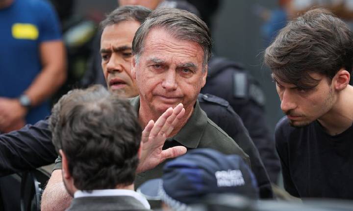 Bolsonaro passa por audiência de custódia neste domingo
