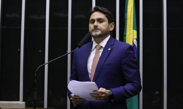 Câmara conclui votação de projeto que permite atualização do valor de bens no IR; acompanhe