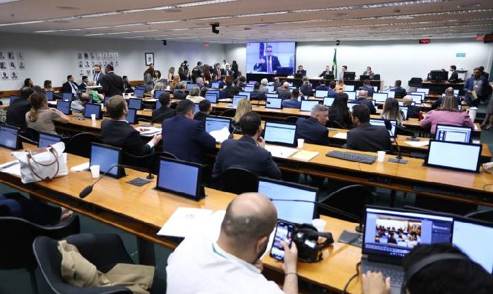 Conselho de Ética arquiva processos contra André Janones e Gustavo Gayer