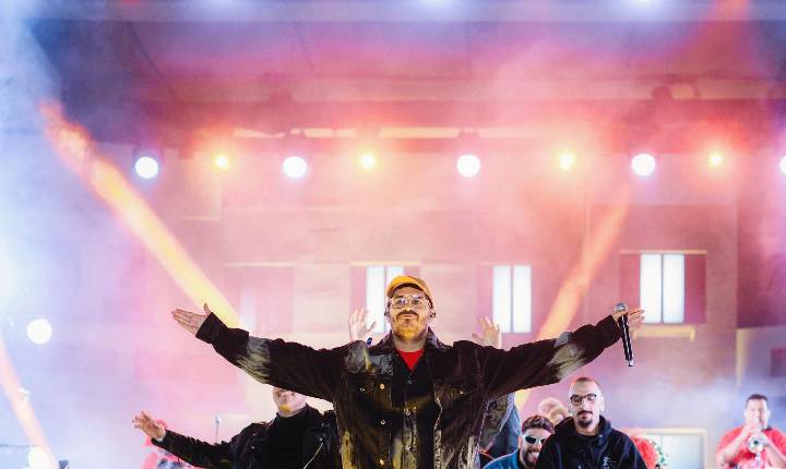 Criolo celebra 50 anos com show em Salvador