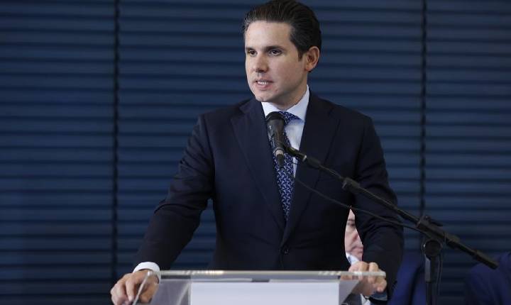 Motta defende aperfeiçoamento do ambiente regulatório no país