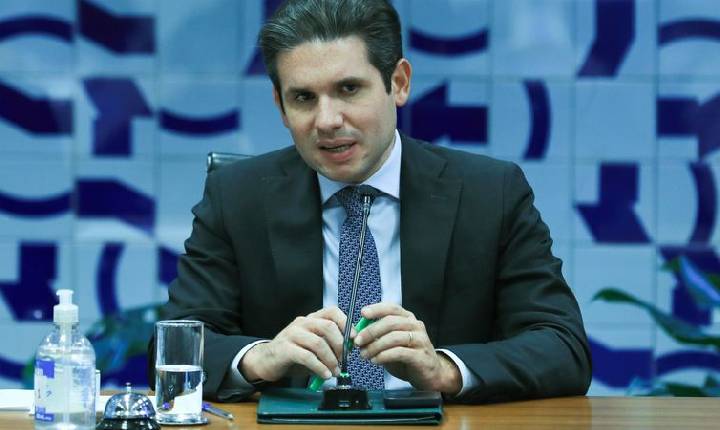 Motta mantém votação do PL Antifacção mesmo com críticas do governo