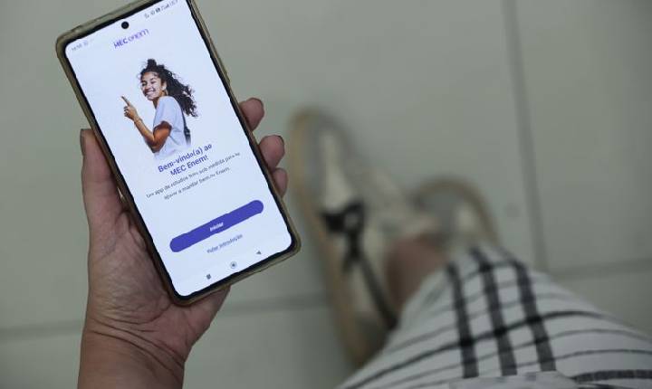 Participantes do Enem podem estudar por aplicativo do MEC