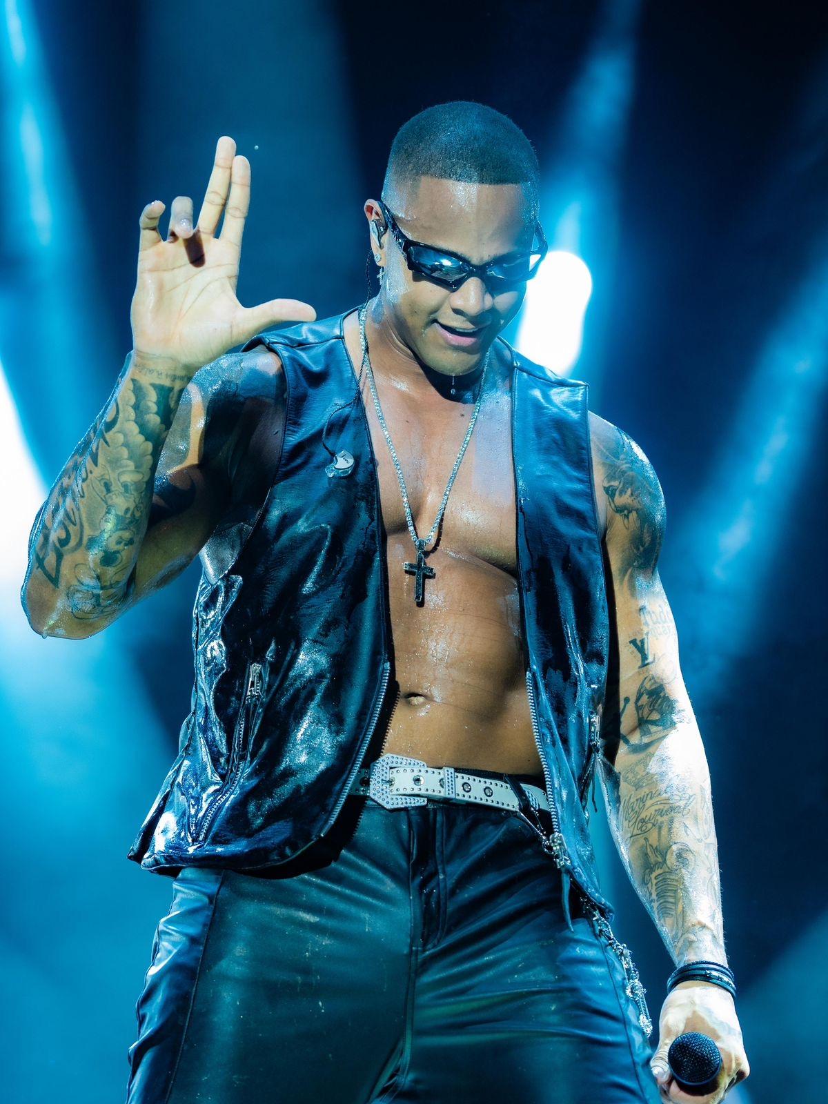 Léo Santana faz show impactante e cheio de representatividade em sua estreia no Afropunk