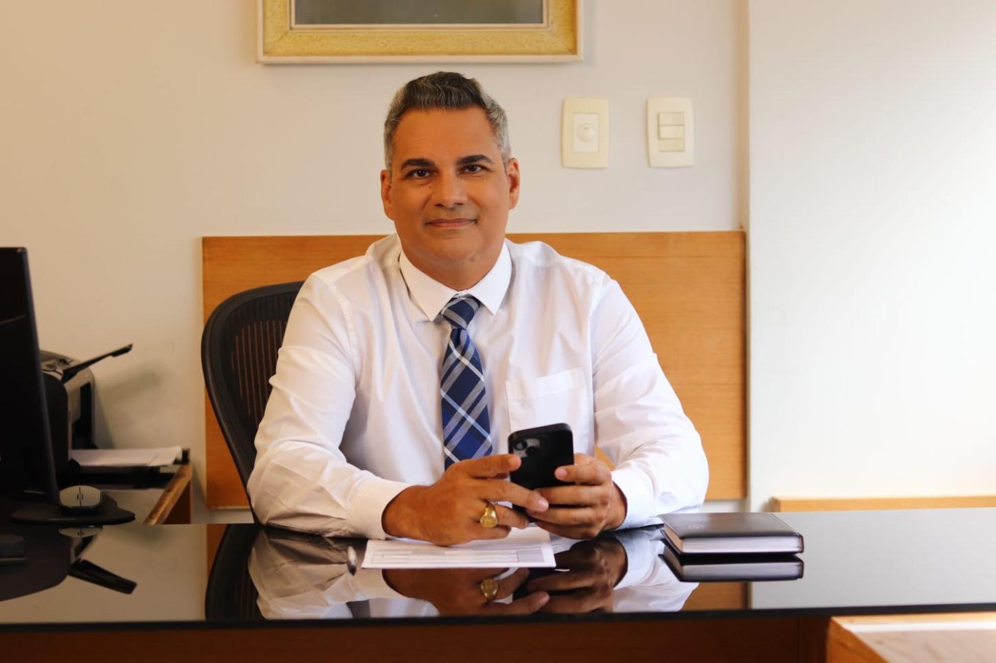 Salinas da Margarida: Defesa de renda básica para pescadores e marisqueiras será a principal bandeira de luta do vereador eleito, Dr. Max