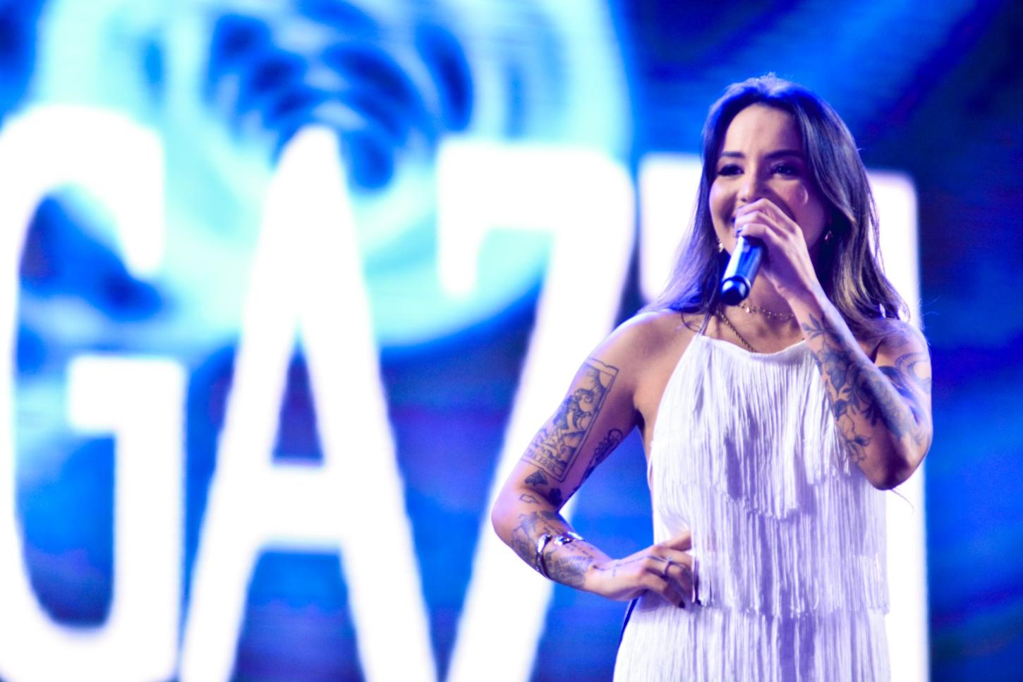 Cantora Tayná Agazzi deu voz a vinheta de final de ano da Rede Globo