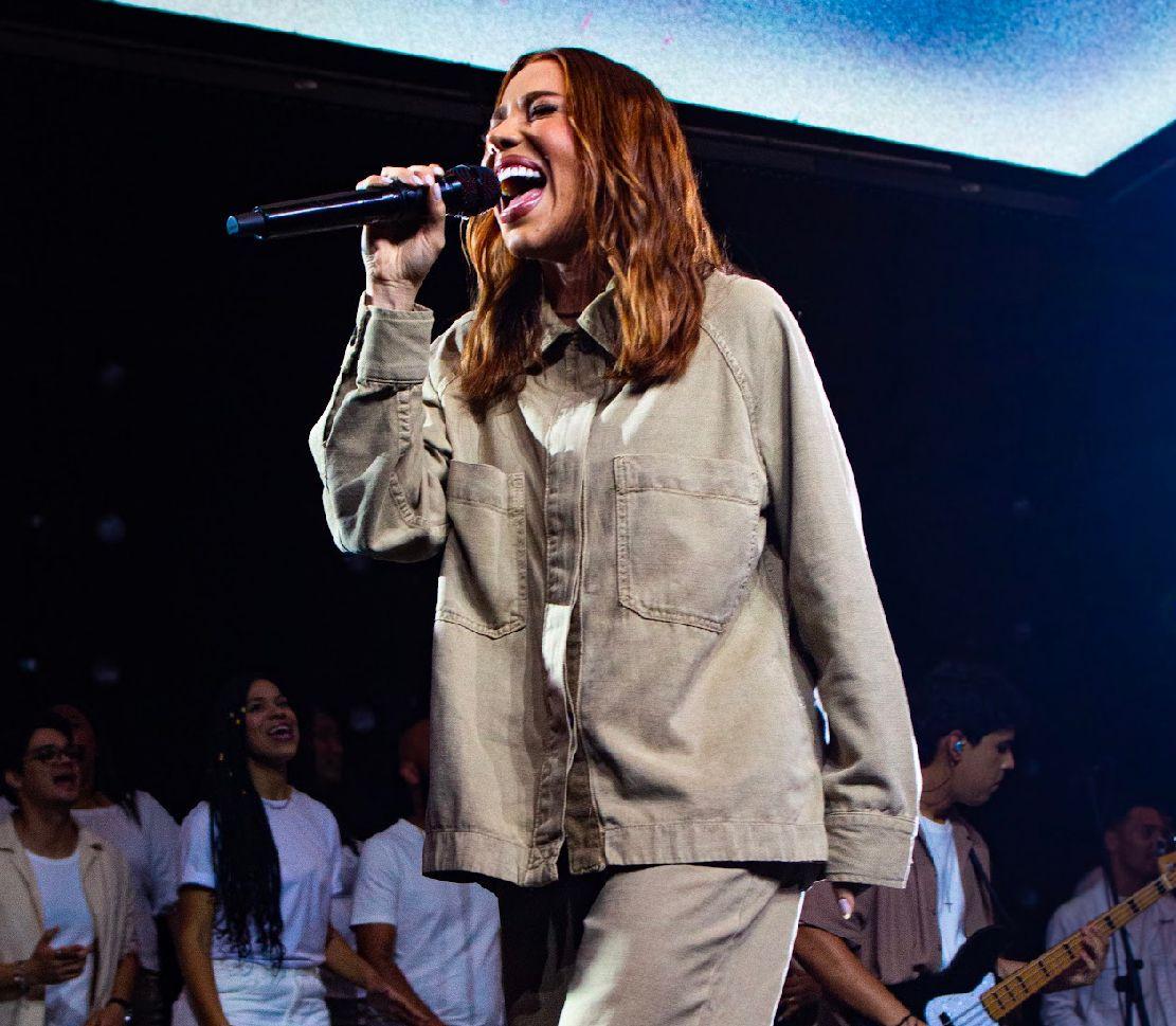 Em São Paulo, Julliany Souza emociona público na gravação de “A Maior Honra”