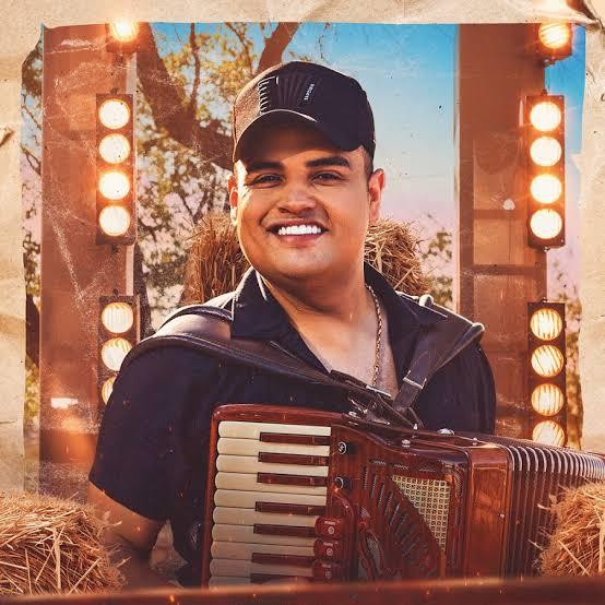 Tarcísio do Acordeon lança o álbum “Até o Paredão Chora”