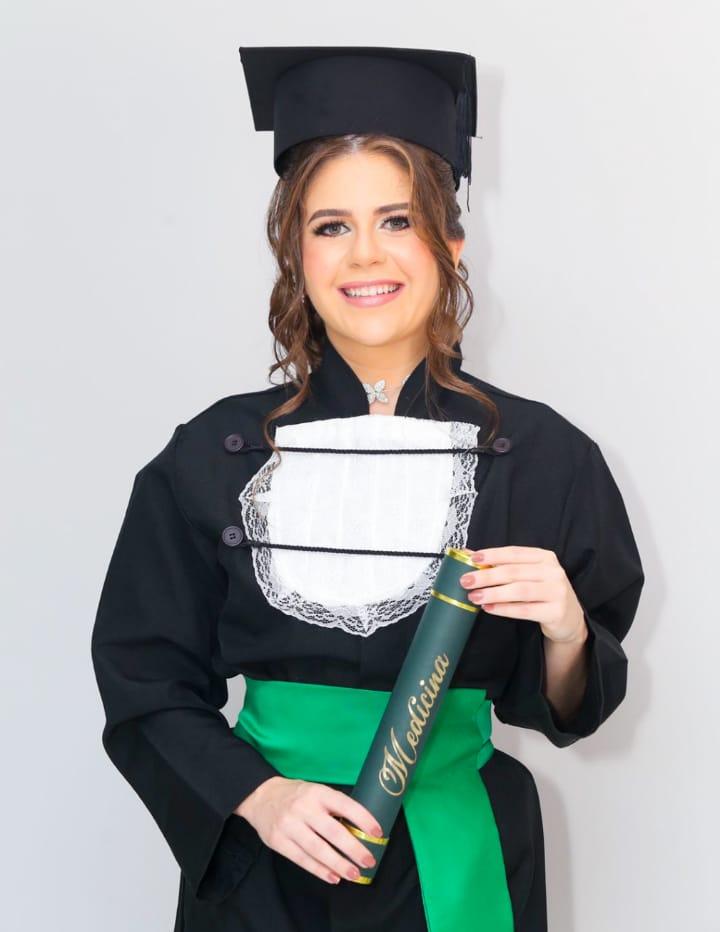 Elcimar Badu celebra a formatura da filha Luma: 