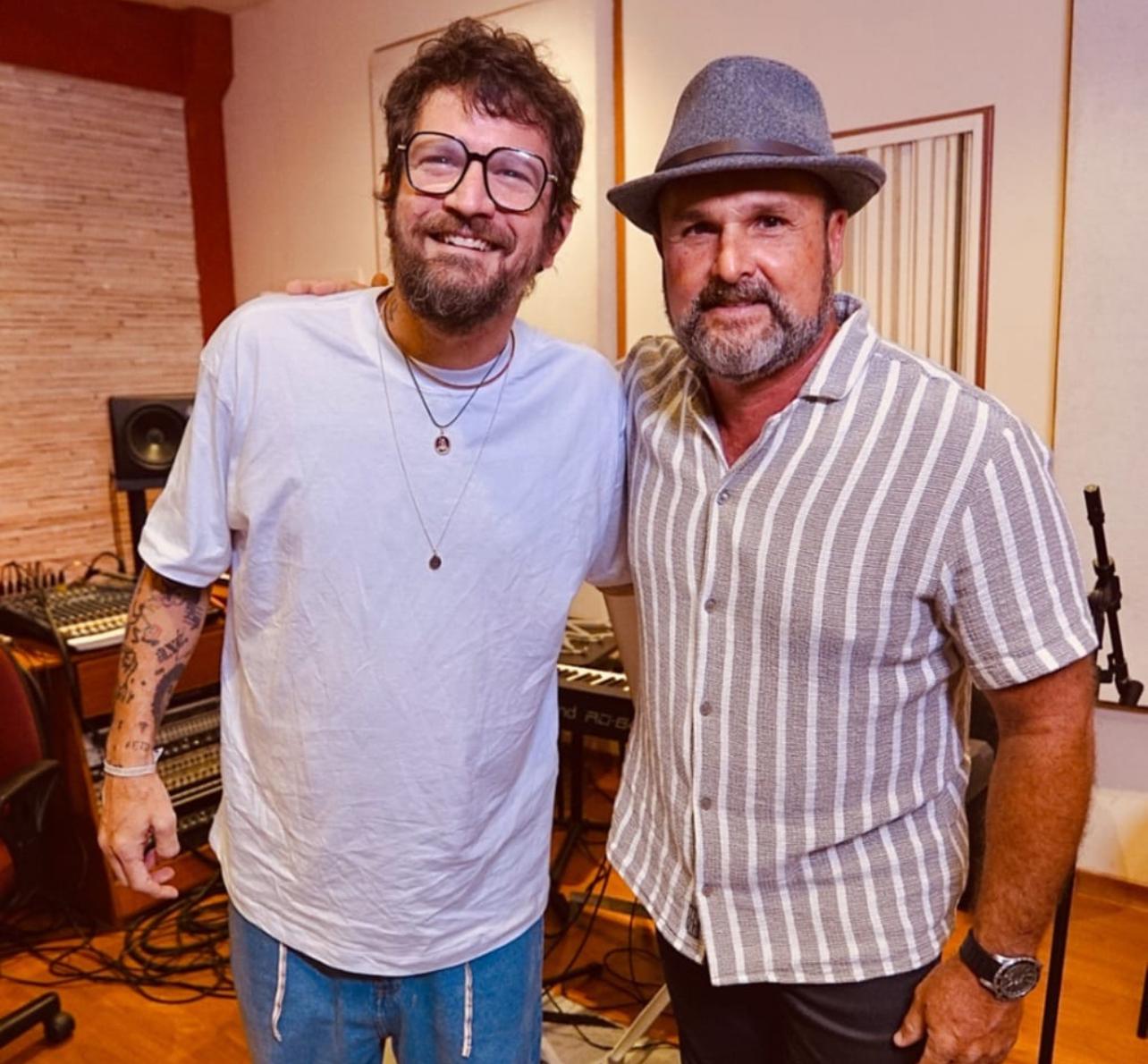 Leo Estakazero e Saulo se reencontram na canção “Nós Dois”