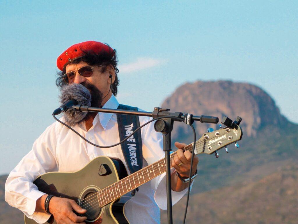 Música à Beira do Mundo: projeto transforma Rio de Contas, na Chapada Diamantina, em estúdio nas montanhas