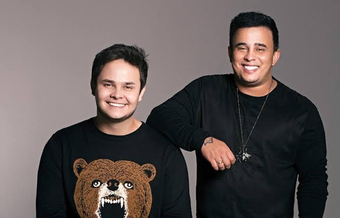 Matheus e Kauan lançam “Paraquedas”, o primeiro álbum de carreira, após 14 anos de criação