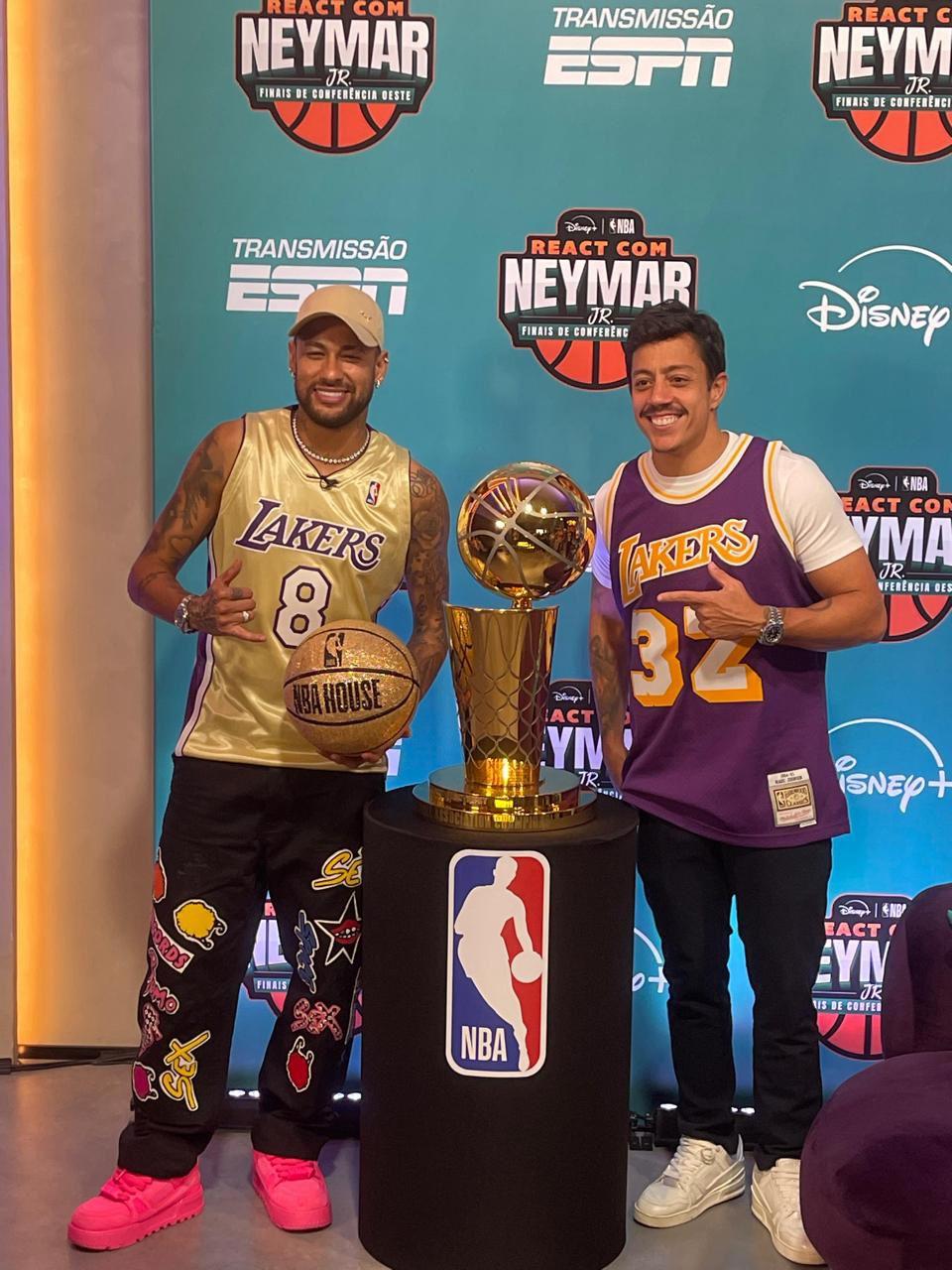 Um show a parte: Renato Albani rouba a cena em live de Neymar