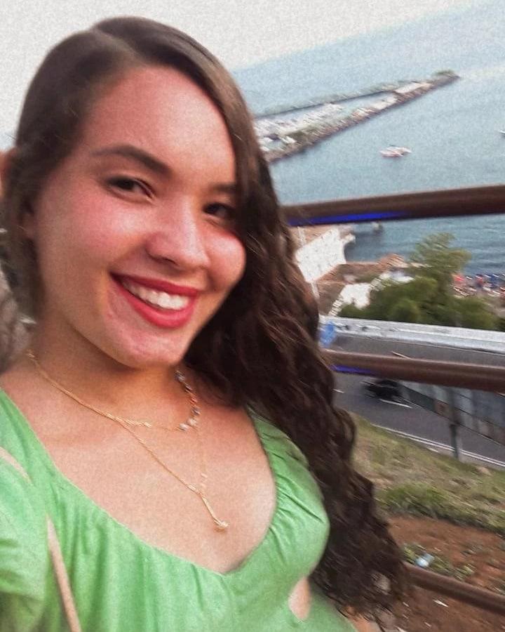 MARY SIMPLESMENTE