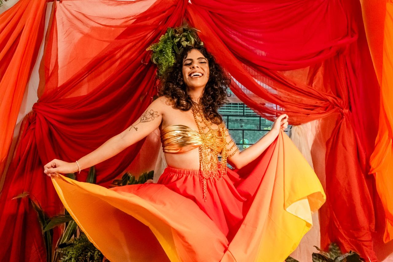 Andrezza leva o show “Gal pra Dançar” ao Teatro Gamboa nesta sexta (25)