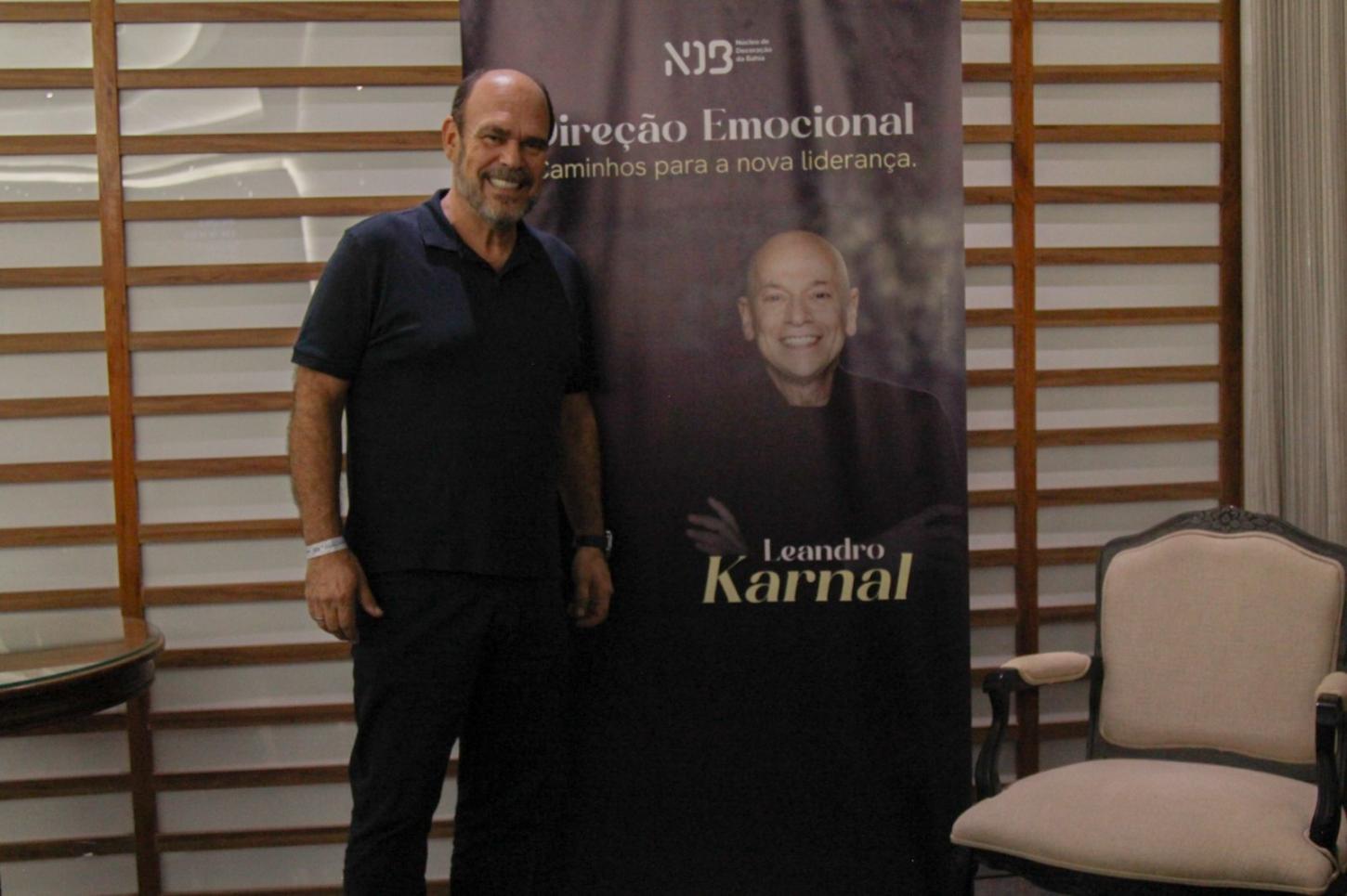 Leandro Karnal fala sobre liderança emocional em evento promovido pelo Núcleo de Decoração da Bahia