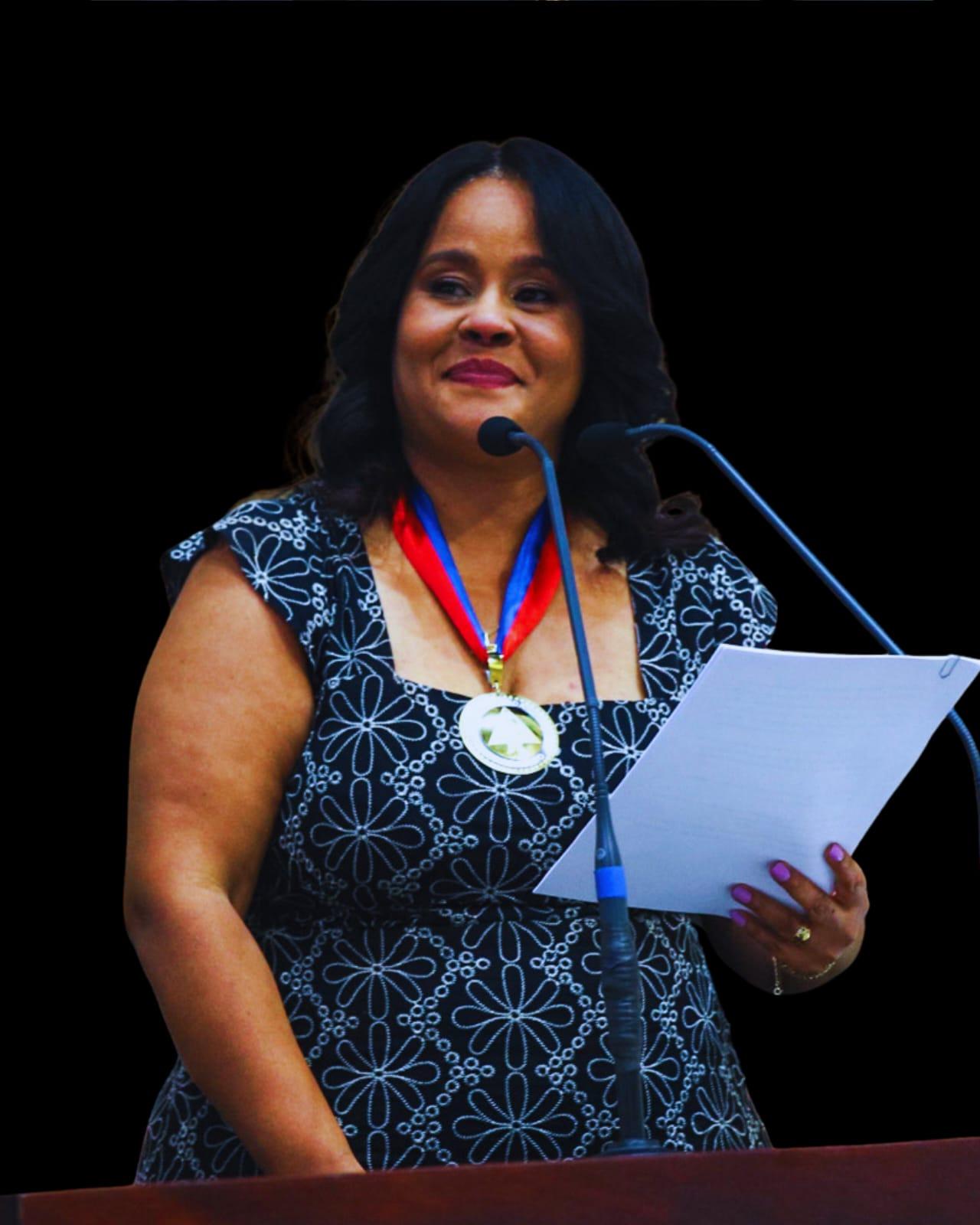 Reconhecimento à trajetória de Fernanda Lordelo no Prêmio Mulheres Negras Contam Suas Histórias