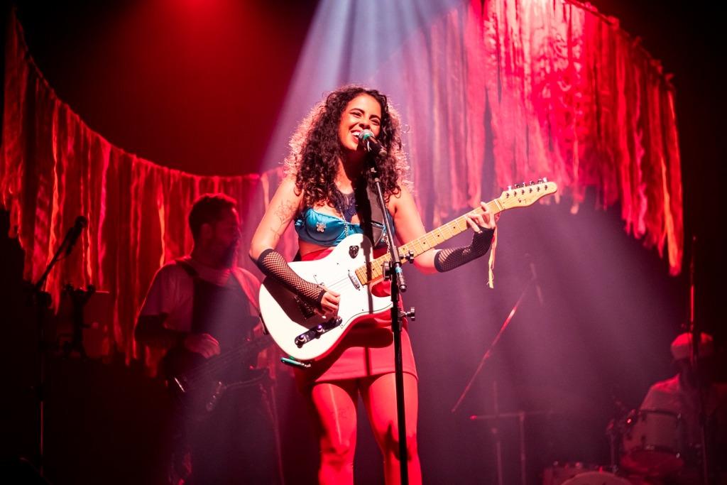 Andrezza celebra os 80 anos de Gal Costa com duas apresentações especiais