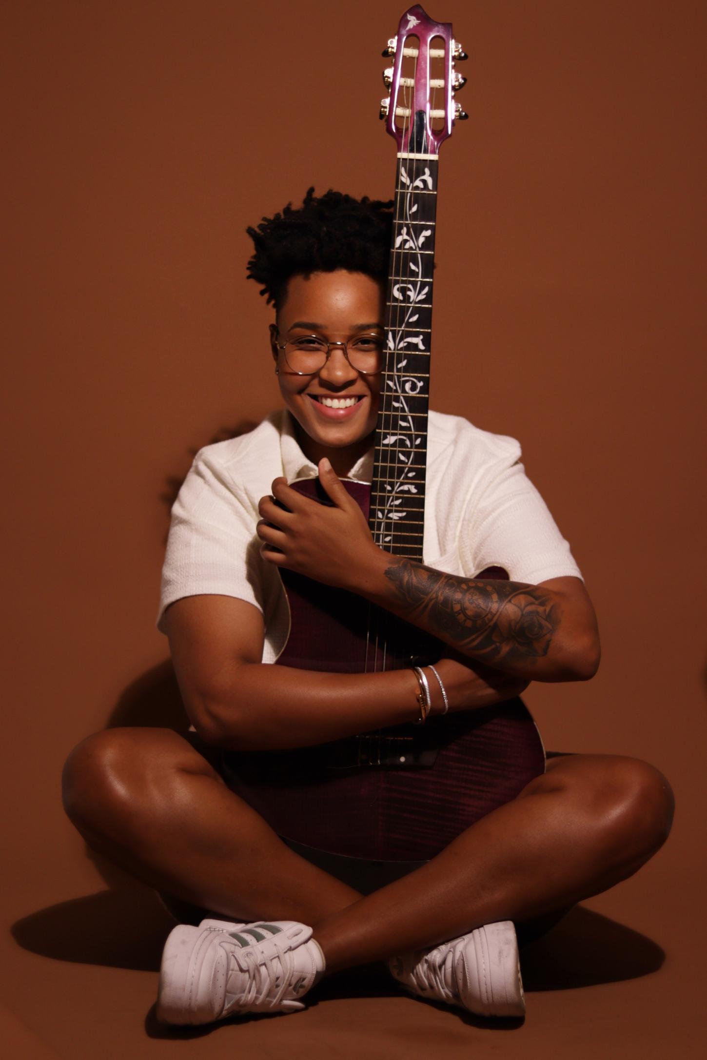 Meggie Santos comanda o Samba & Feijuca