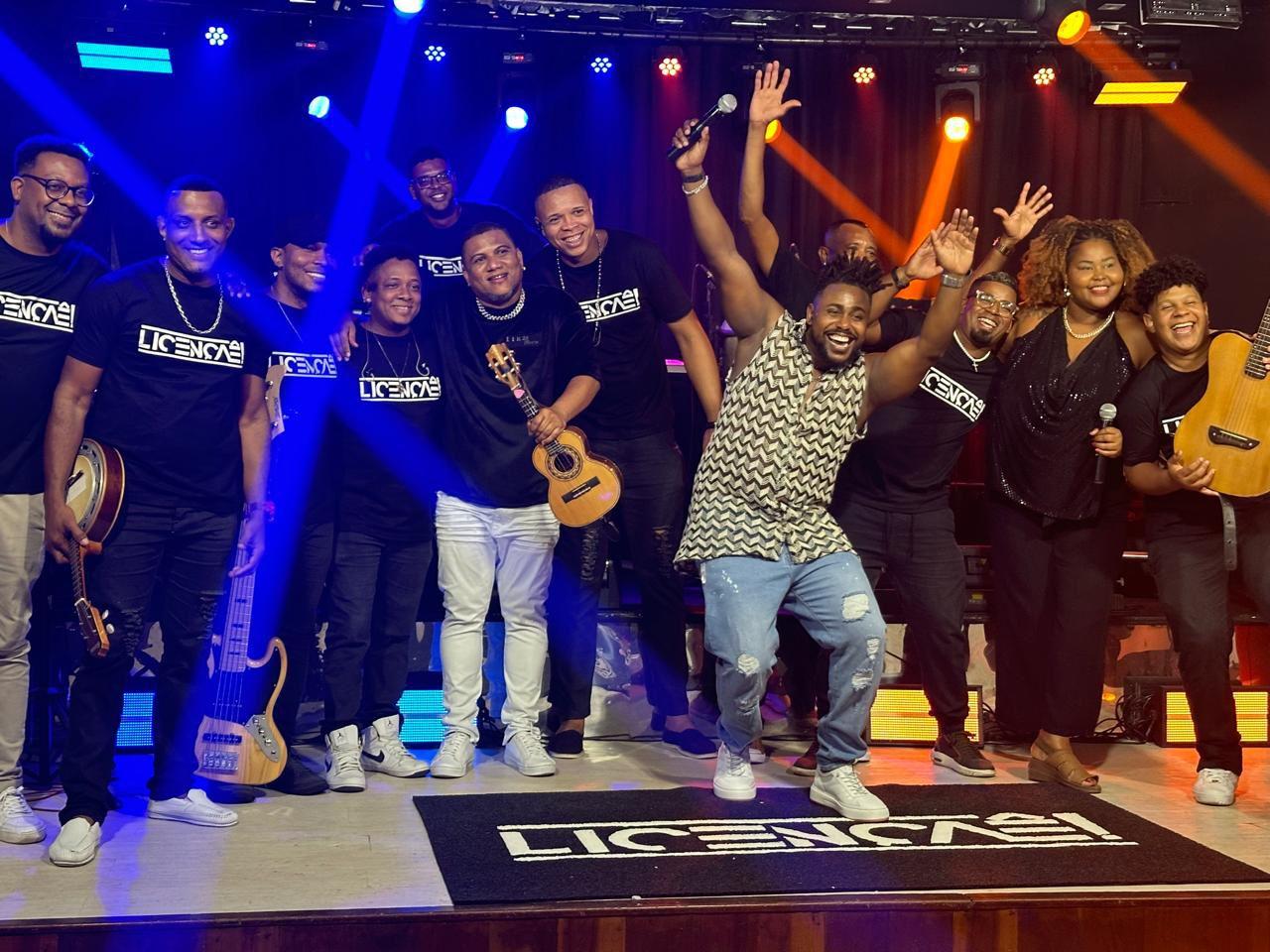 Nasce a banda LicençaÊ, que faz show “Tá Faltando Eu”, e se lança para o mundo no dia 11 de outubro