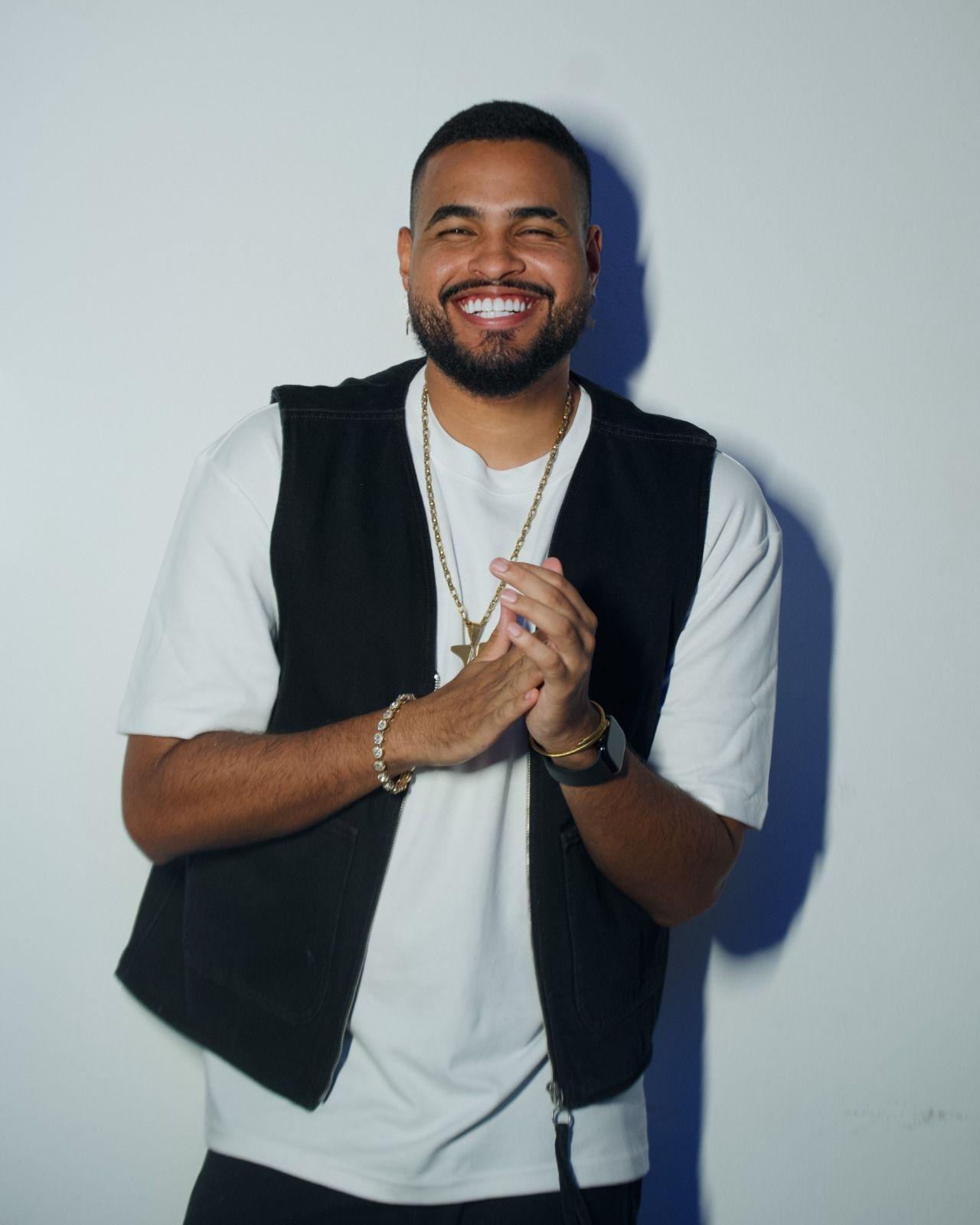 Yan comanda a 5ª edição do pagode “Seremos Felizes” no Rio de Janeiro com participações especiais