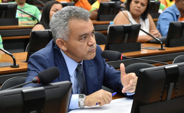 Comissão aprova exigência de câmeras em carros de aplicativo