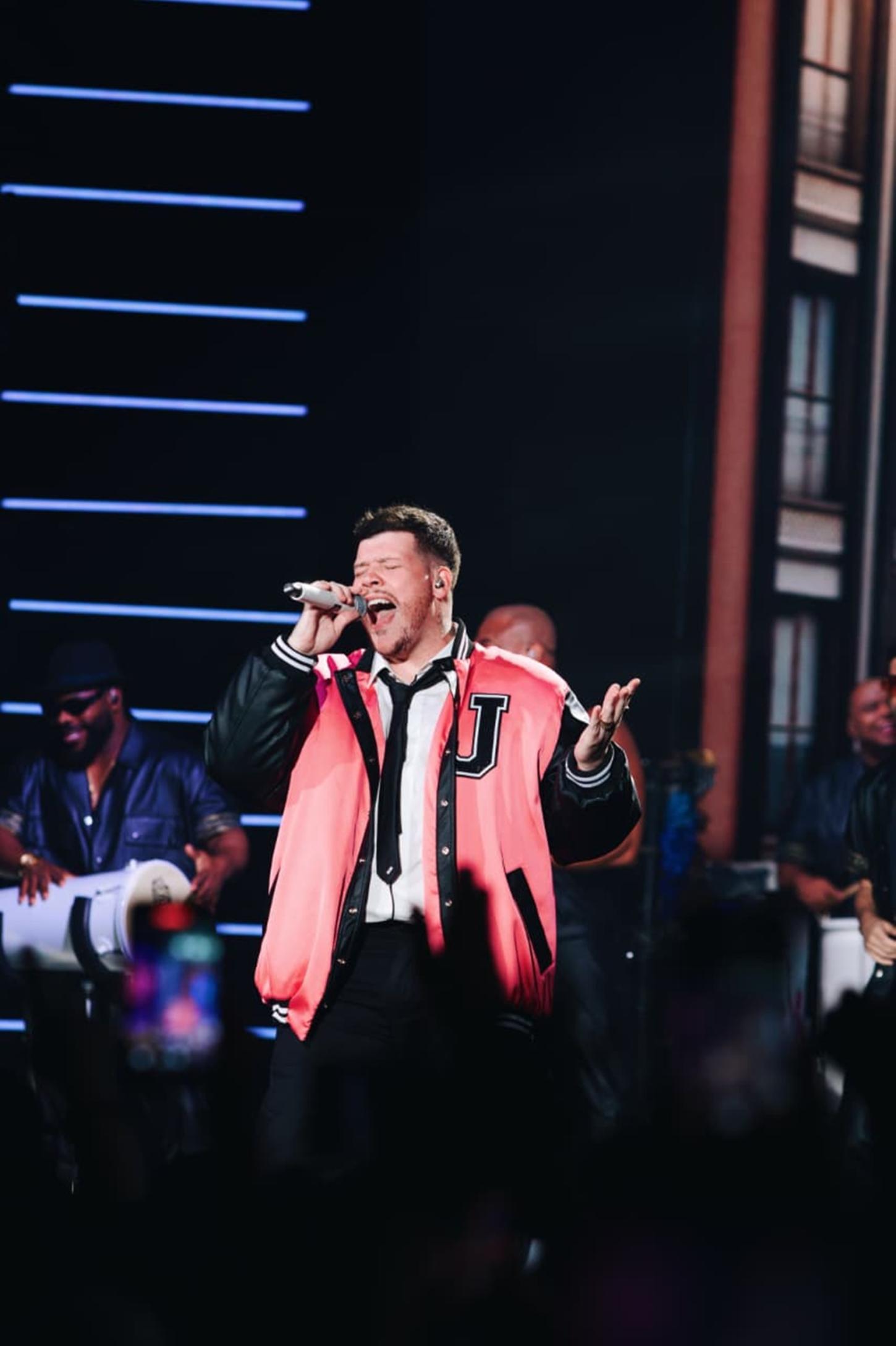 Ferrugem celebra 10 anos de carreira com show em Salvador