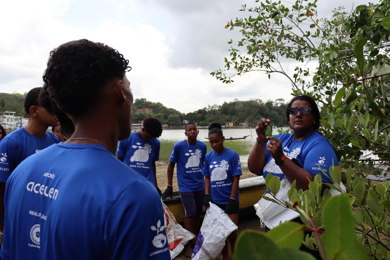 Recife das Pinaúnas faz replantio de mangue e conscientização em Comunidade Quilombola de Candeias