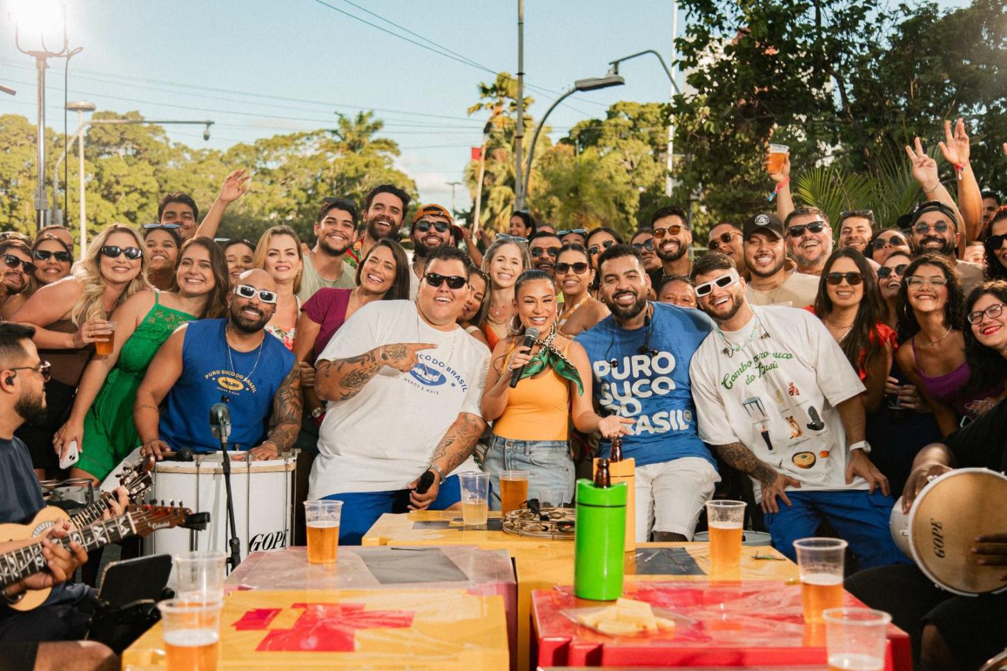 Simone Mendes e Menos é Mais fazem história com o hit “P do Pecado”