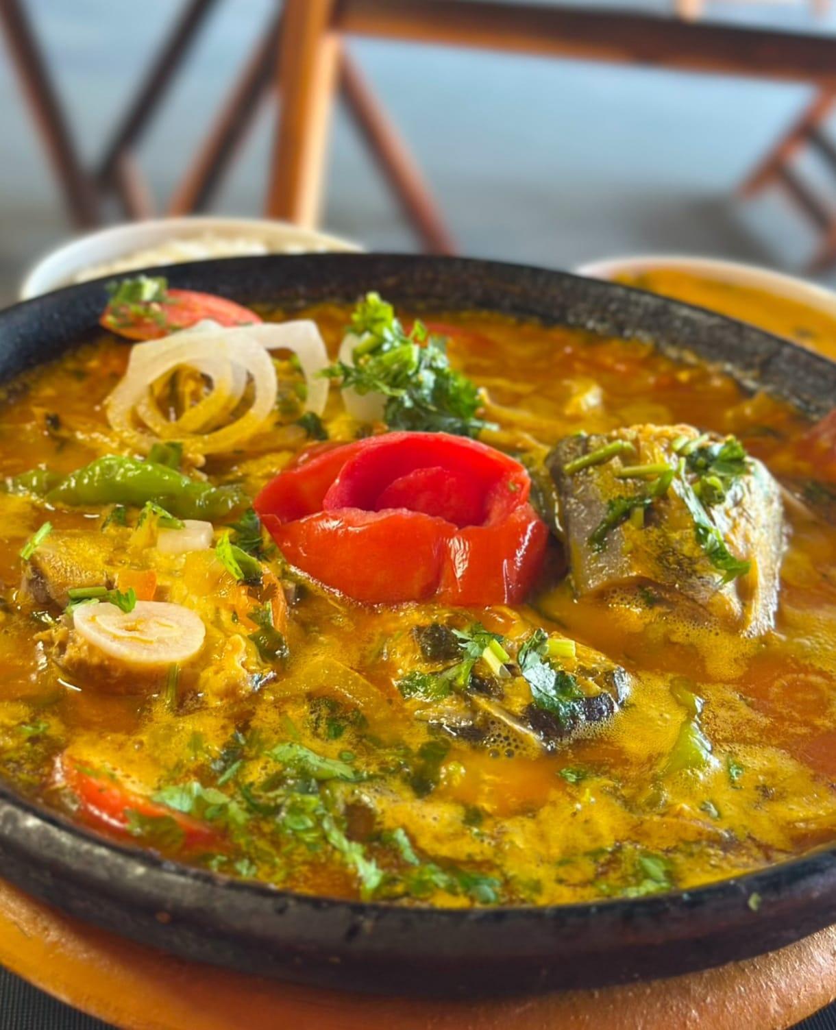 Resenhas Beach Bar une gastronomia e música no coração do Rio Vermelho
