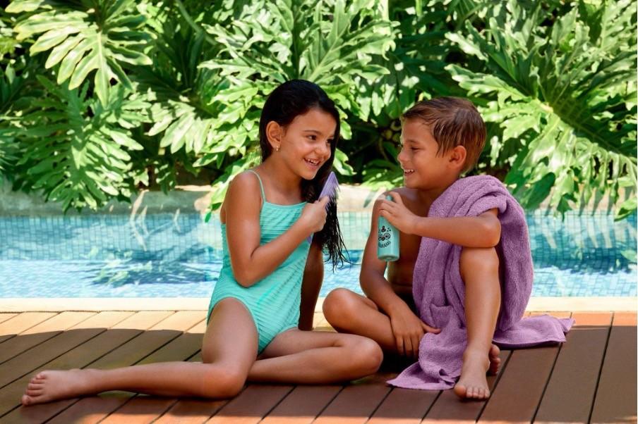 ronto para as férias? Naturé lança linha completa de pós-praia e piscina além de sabonete 'slime' para Transformar o Banho em Diversão