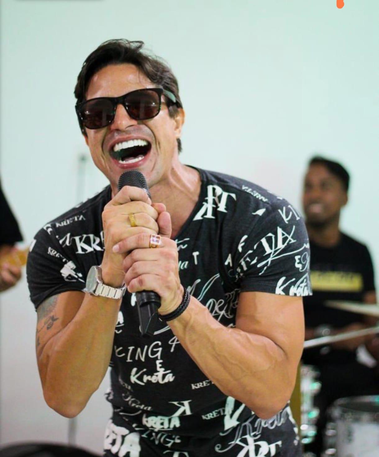 Harry Tiara anima o Réveillon com shows em Itapoan e na Barra