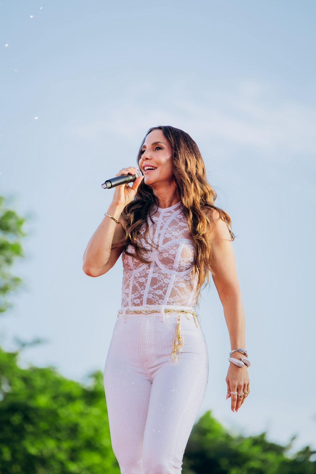 IVETE CLAREOU ESTREIA EM SALVADOR COM SHOW HISTÓRICO NO WET