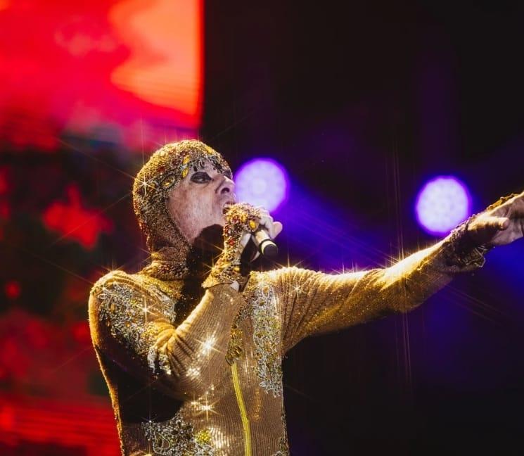 Aos 84 anos, Ney Matogrosso é ovacionado no Festival de Verão
