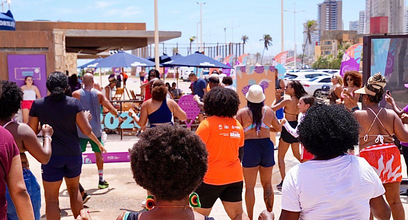 Verão Pé na Areia esquenta a orla de Salvador com esporte, música e bem-estar