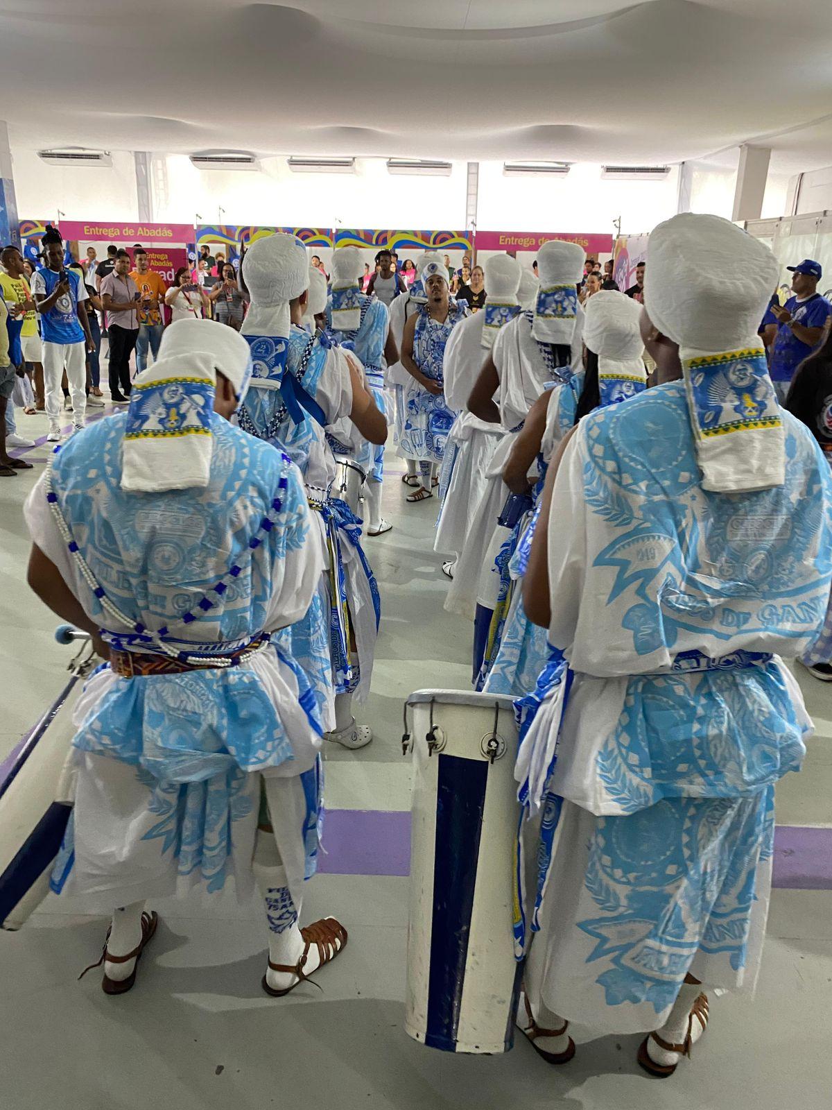Central do Carnaval antecipa entrega exclusiva das fantasias do Afoxé Filhos de Gandhy