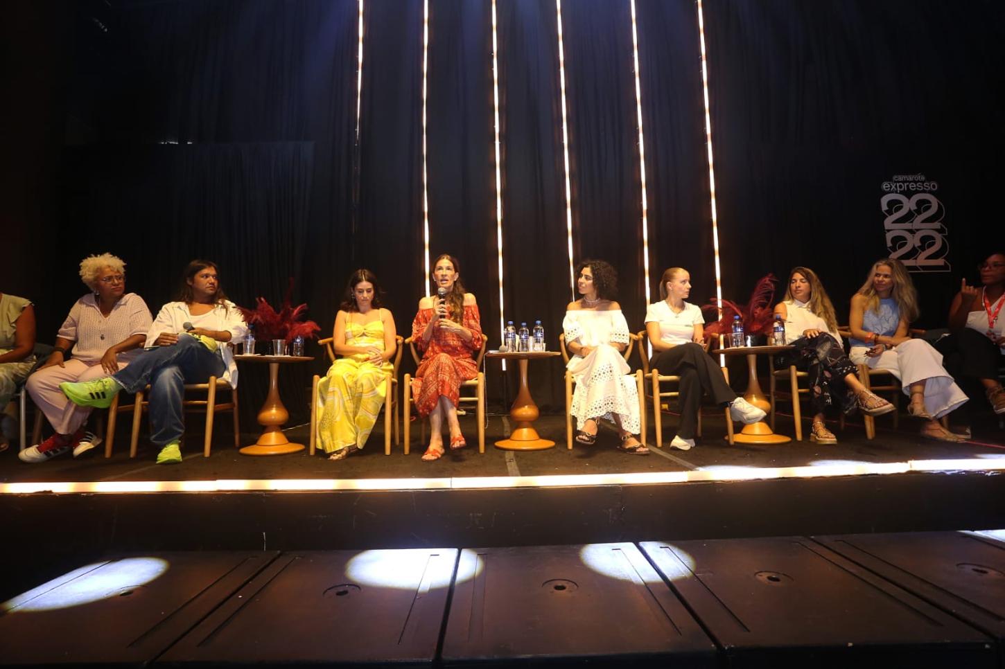 Flora Gil reverencia Mãe Carmen de Oxalá e dedica espaço no Camarote Expresso 2222 