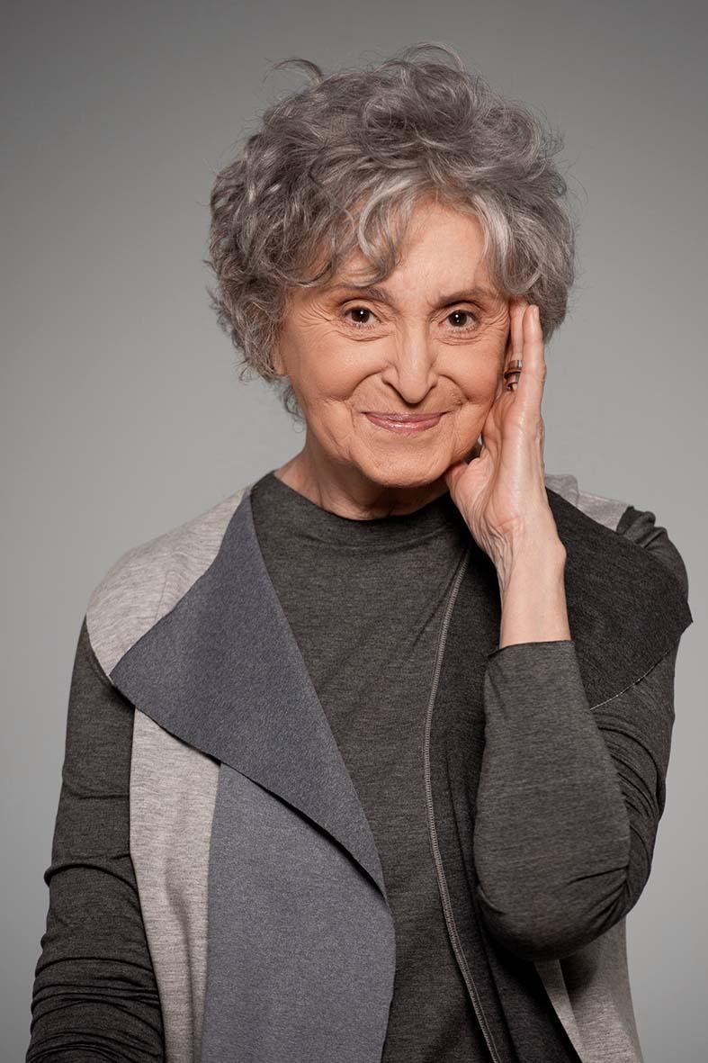 ANA LÚCIA TORRE ABRE 26ª EDIÇÃO DO CATÁLOGO BRASILEIRO DE TEATRO E CELEBRA 80 ANOS COM OLHOS NOS OLHOS, ESPETÁCULO COM LETRAS DE CHICO BUARQUE