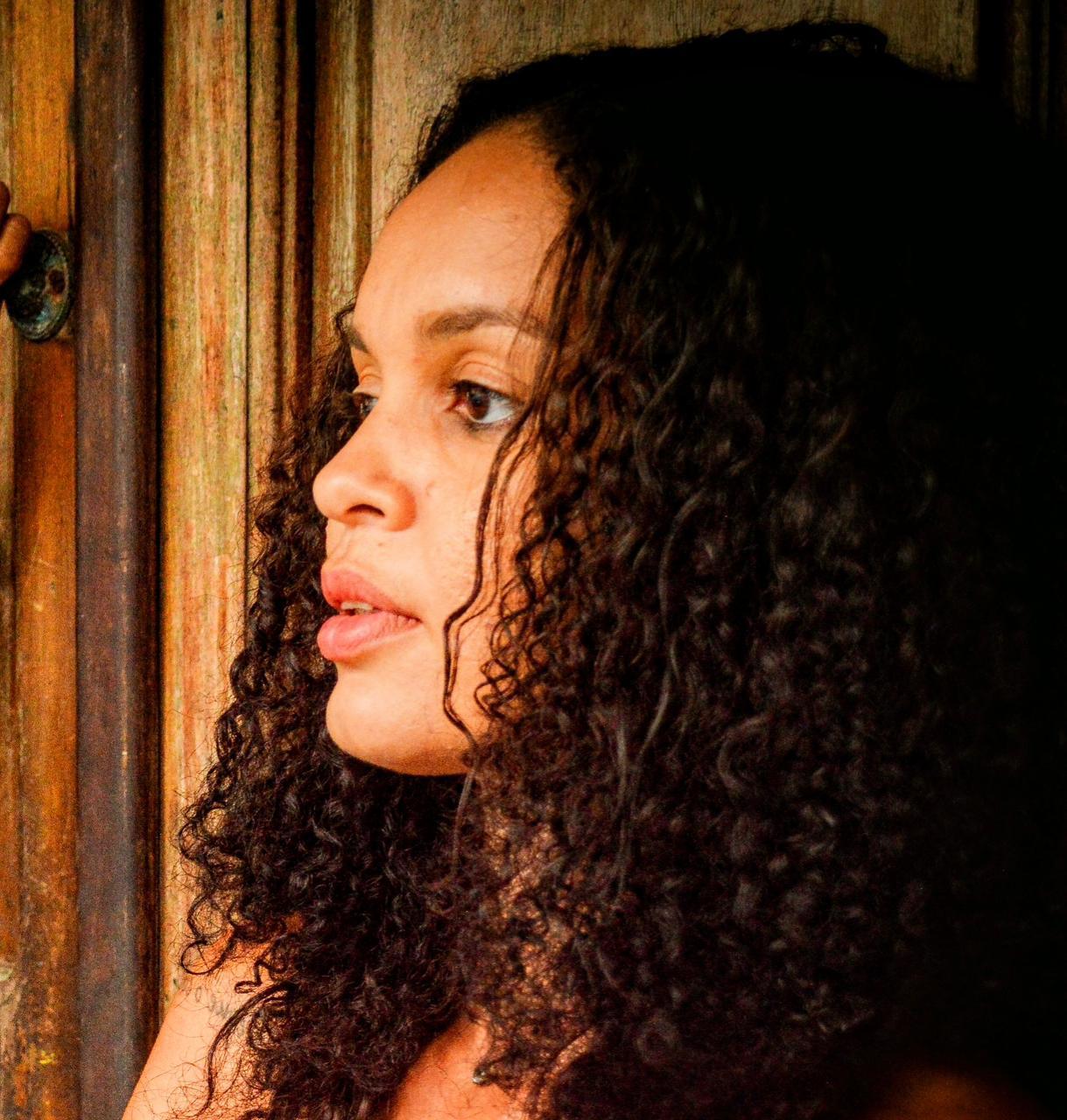 Gabriela Lima lança EP no Dia da Mulher e transforma sucessos femininos em manifesto de força e identidade