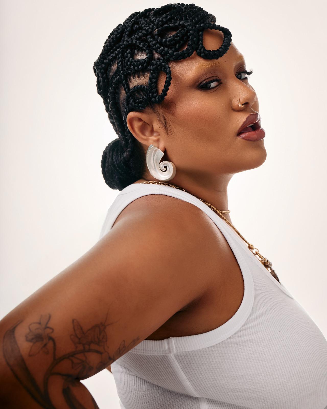 Iuna Falcão estreia turnê ‘UMAMI’ em Salvador e marca nova fase na carreira