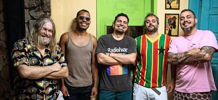 Show da Banda Cura no Terraço Brisa do Mar, na Barra 