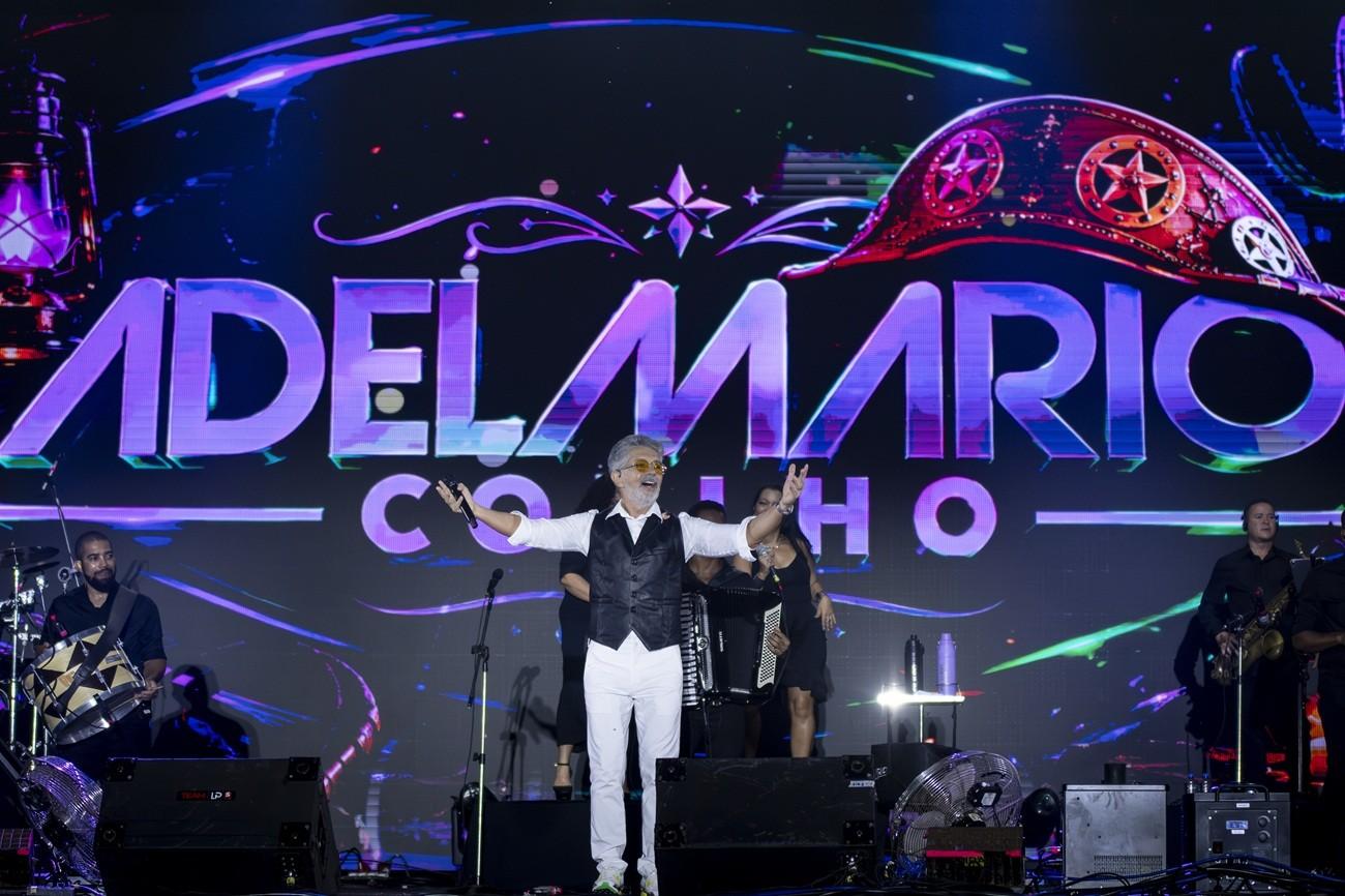 Adelmario Coelho encerra turnê no interior baiano e celebra mais de 50 shows em três meses 