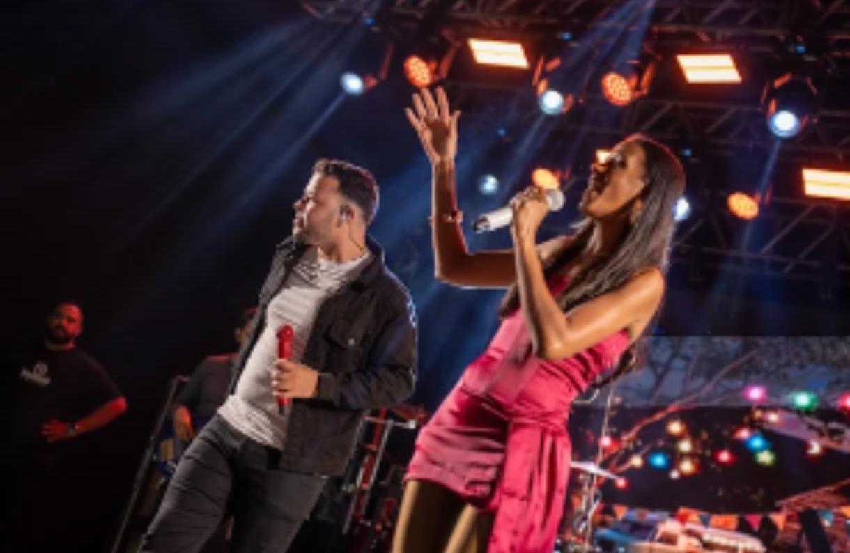 Banda Namoro Online celebra temporada de São João e São Pedro com agenda de sucesso e consolida o forró romântico na Bahia