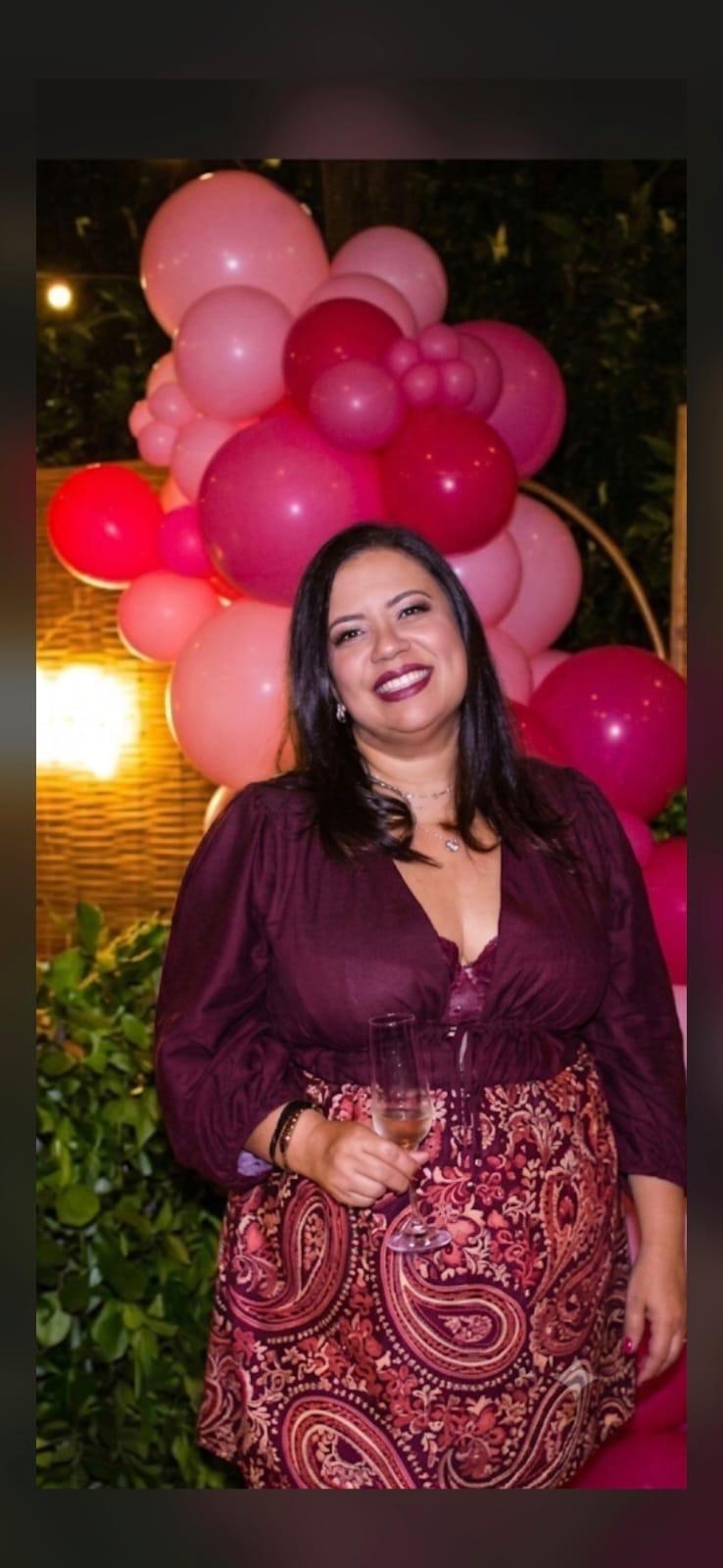 Chef Gleiciane Ramos reúne amigos para celebrar novo ciclo