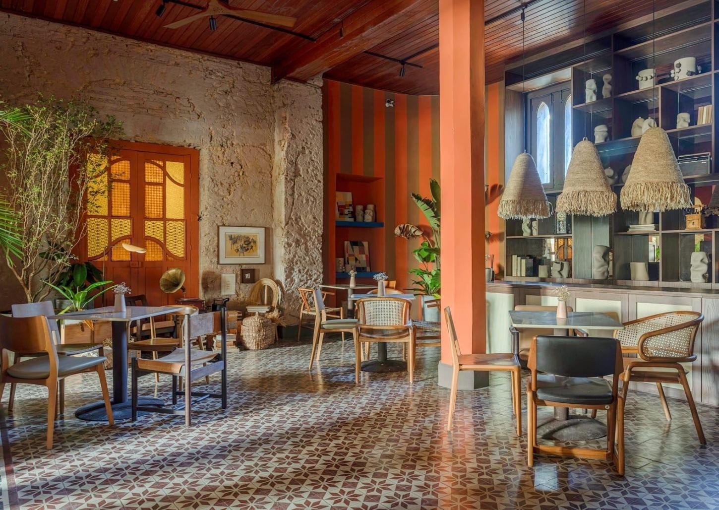 Marca integra o ambiente assinado pelo arquiteto Pedrko Chezzi pensada para encontros e permanência