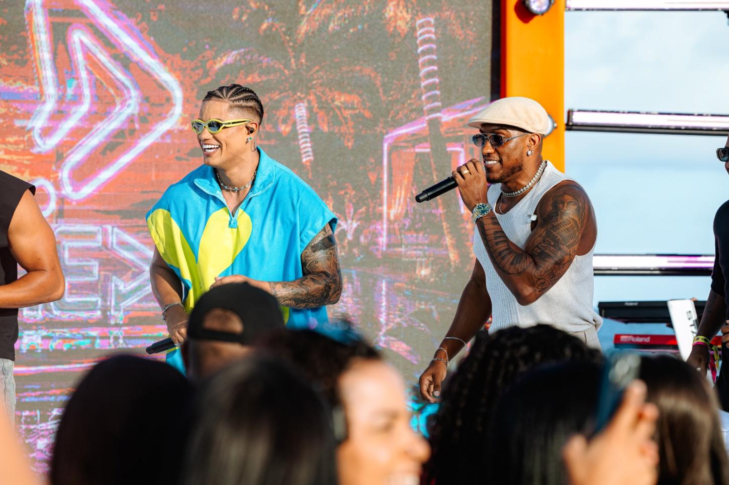 Banda ThePlay dá pontapé em seu verão e transforma a Casa Privilege em templo do pagode baiano 