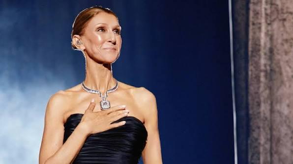 “Eu fiz uma promessa” declara Céline Dion se emocionada ao voltar aos palcos após seis anos