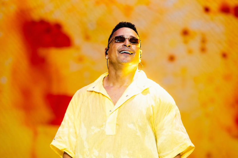 Xanddy Harmonia celebra 30 anos de carreira com show “Só as Antigas” na Concha Acústica    