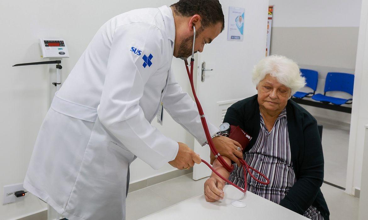 AVC não escolhe hora: reconhecer os primeiros sinais pode ser decisivo para salvar vidas