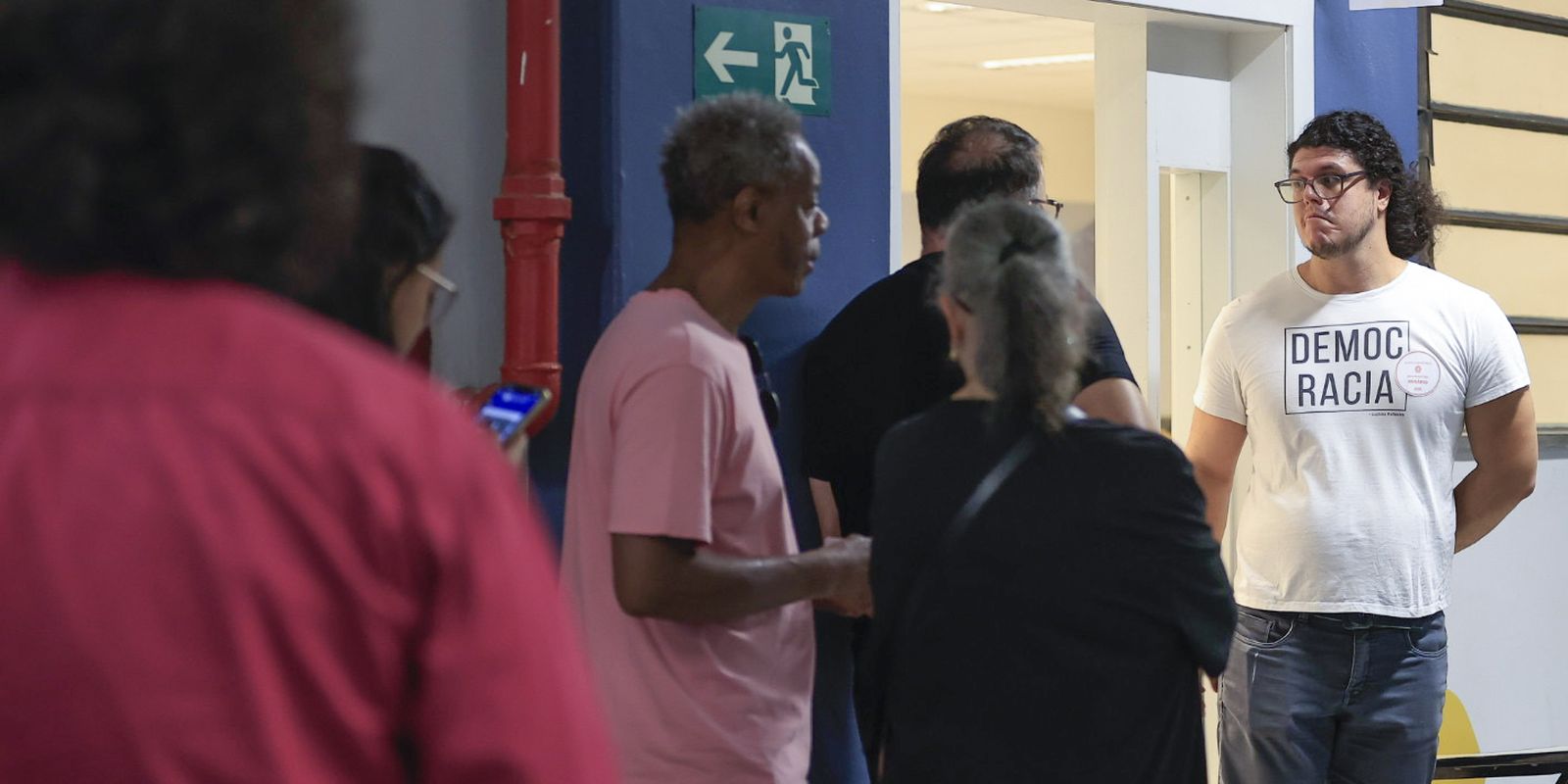 Eleitores têm até as 17h para escolher candidatos